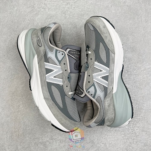 נעלי New Balance בשני דגמים, 990v3 בחום או ירוק זית ו-990v6 בשחור או אפור, תמונה 34
