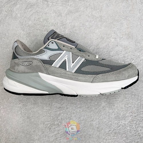 נעלי New Balance בשני דגמים, 990v3 בחום או ירוק זית ו-990v6 בשחור או אפור, תמונה 36
