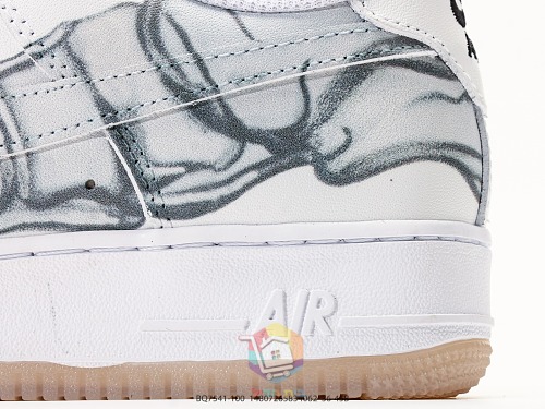 נעלי Nike Air Force 1 Low בשתי מהדורות, Kobe Protro לבן-כתום ו-Skeleton לבן, תמונה 14