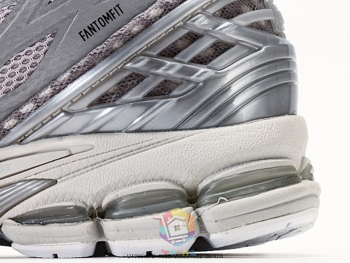 נעלי New Balance בשני דגמים, 1906W בשחור, טורקיז-אפרסק, לבן או כסף ו-509 שחור מטאלי, תמונה 30