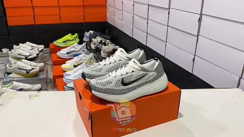 נעלי Nike מסריג שחור-לבן עם סוליה עבה, תמונה 9