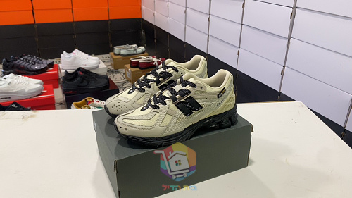 נעלי New Balance 1906U שמנת ושחור, תמונה 2