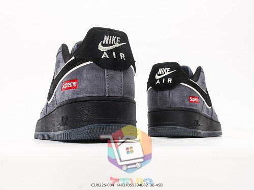 נעלי Nike Air Force 1 Low מזמש אפור עם לוגו Supreme 5