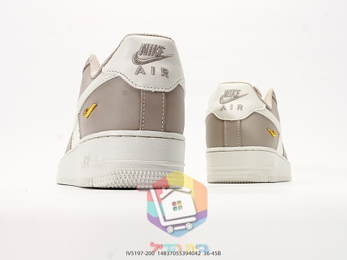 נעלי Nike Air Force 1 '07 בארבעה גוונים 5