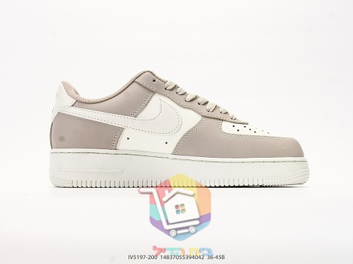 נעלי Nike Air Force 1 '07 בארבעה גוונים 9