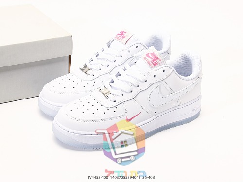 נעלי Nike Air Force 1 '07 בארבעה גוונים 31