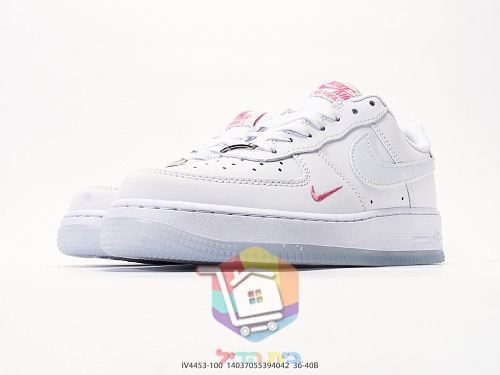 נעלי Nike Air Force 1 '07 בארבעה גוונים 35