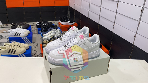 נעלי Nike Air Force 1 '07 בארבעה גוונים 40