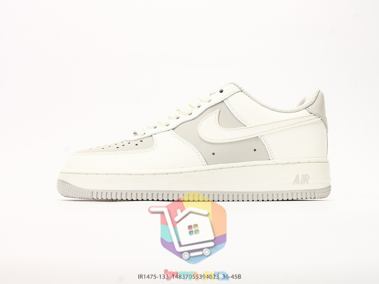 Baskets Nike Air Force 1 '07 LV8, écru et gris clair