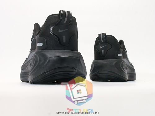 נעלי ריצה Nike בשלושה גוונים 4