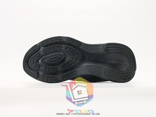 נעלי ריצה Nike בשלושה גוונים 6
