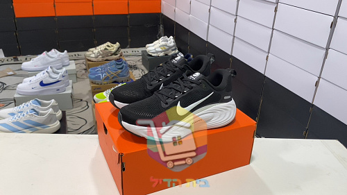 נעלי ריצה Nike בשלושה גוונים 20