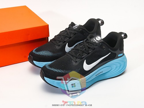 נעלי ריצה Nike בשלושה גוונים 21