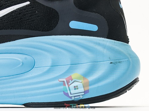 נעלי ריצה Nike בשלושה גוונים 23