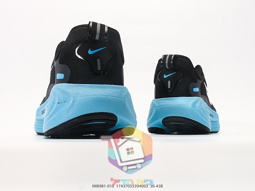 נעלי ריצה Nike בשלושה גוונים 24