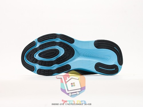 נעלי ריצה Nike בשלושה גוונים 26