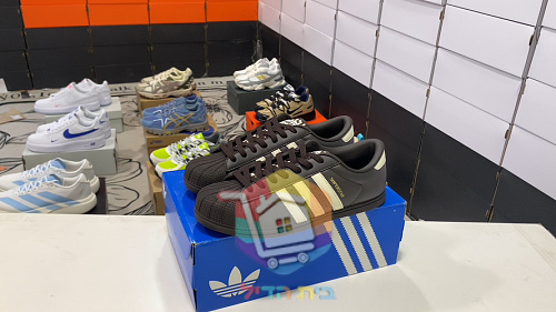 נעלי adidas Superstar Lo Pro בארבעה גוונים 10