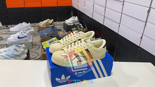 נעלי adidas Superstar Lo Pro בארבעה גוונים 30