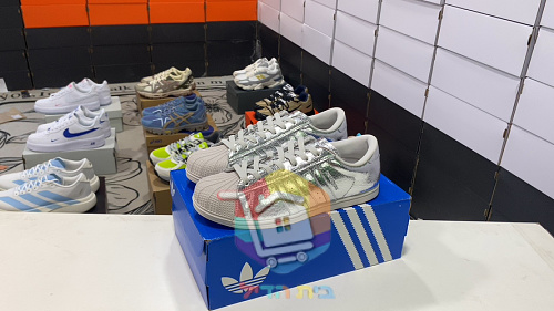 נעלי adidas Superstar Lo Pro בארבעה גוונים 40