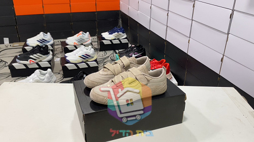 נעלי adidas מזמש עם רצועות סקוץ', חום בהיר 9