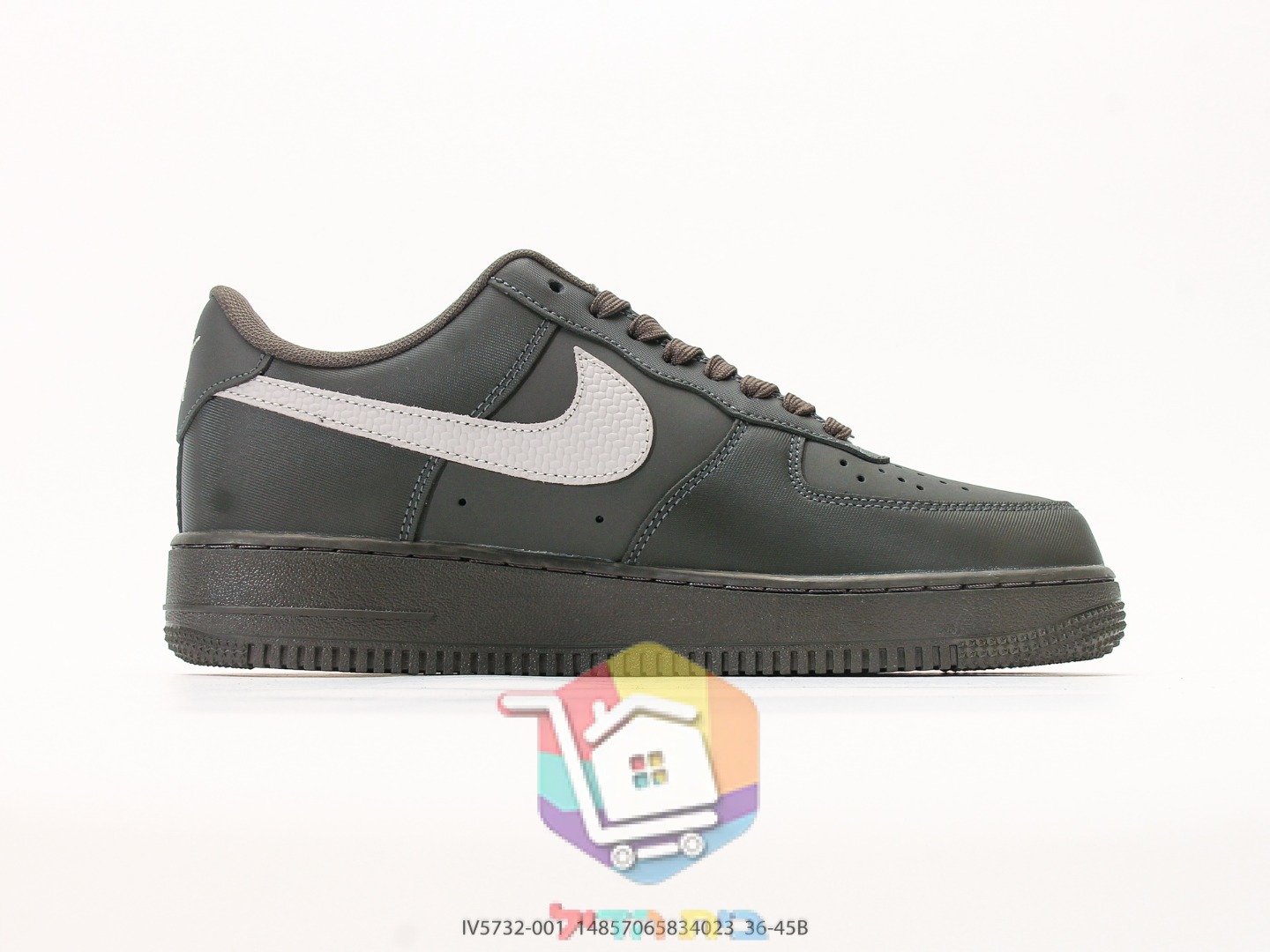 Baskets Nike Air Force 1 '07, olive foncé avec logo gris