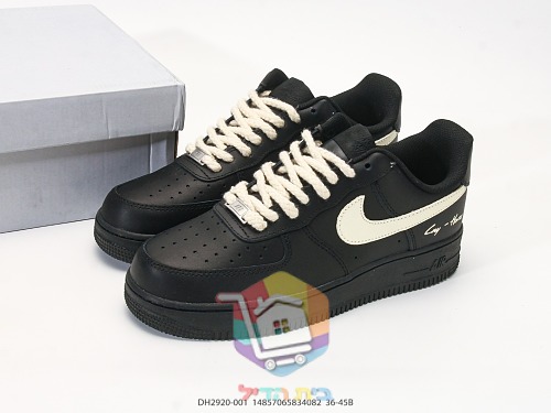 נעלי Nike Air Force 1 Low שחור עם לוגו שמנת, תמונה 10