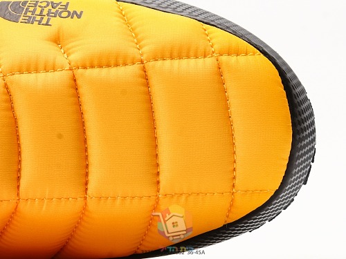 נעלי בית The North Face ThermoBall Traction Mule V צהוב, שחור או לילך, תמונה 3