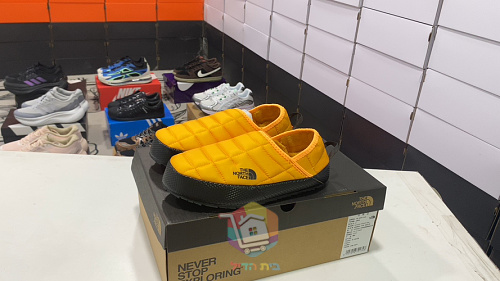 נעלי בית The North Face ThermoBall Traction Mule V צהוב, שחור או לילך, תמונה 10