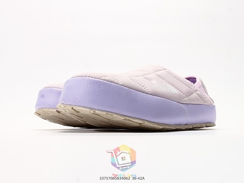 נעלי בית The North Face ThermoBall Traction Mule V צהוב, שחור או לילך, תמונה 25