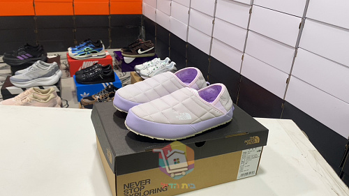 נעלי בית The North Face ThermoBall Traction Mule V צהוב, שחור או לילך, תמונה 30