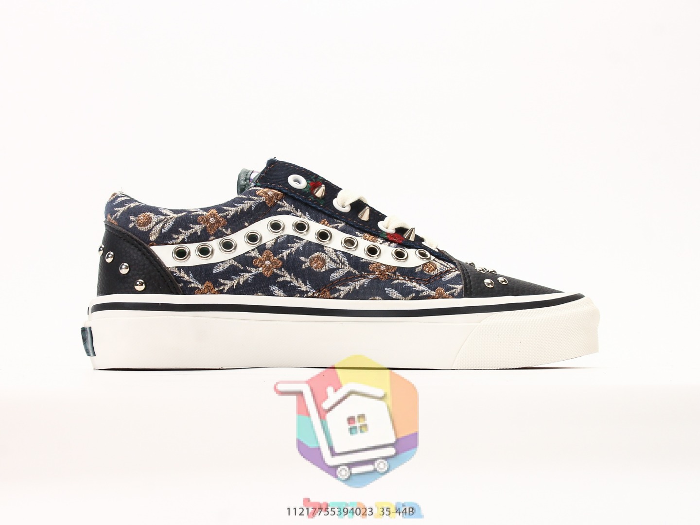 נעלי Vans Old Skool עם טלאים בדוגמת פרחים וניטים