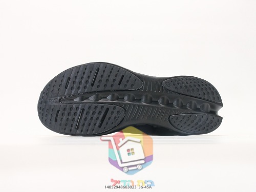 On Laufschuhe aus schwarzem Strick 7