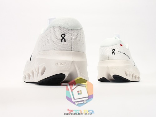 On Laufschuhe aus schwarzem Strick 14
