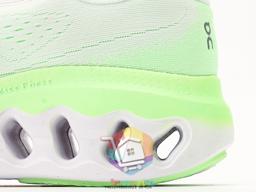 On Laufschuhe aus schwarzem Strick 22