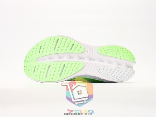 On Laufschuhe aus schwarzem Strick 25