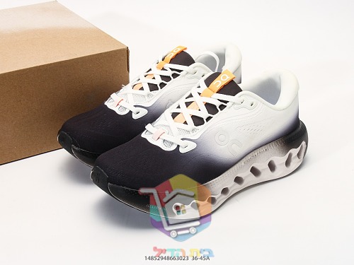 On Laufschuhe aus schwarzem Strick 40