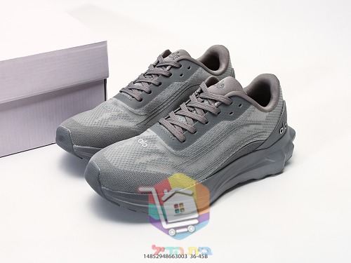 Zapatillas deportivas alo Runner en gris con suela ranurada 61