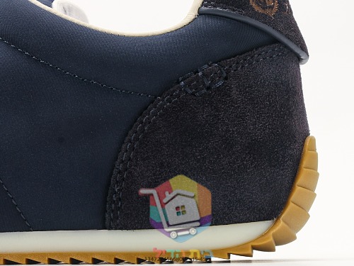 Retro-Sneaker aus Wildleder ohne Logo, mit Gummisohle 34