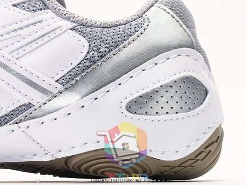 ASICS Retro-Sneaker in Weiß mit Gummisohle 2