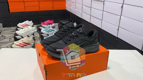 Nike Laufschuhe in Türkis 30