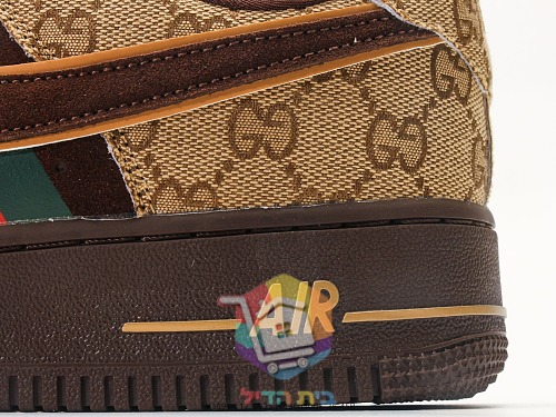 Nike Air Force 1 mit Gucci-Monogramm 3
