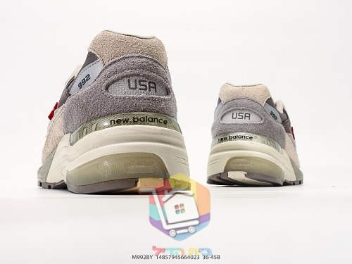 New Balance 992 in grauem Wildleder 16