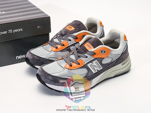New Balance 992 in grauem Wildleder 21