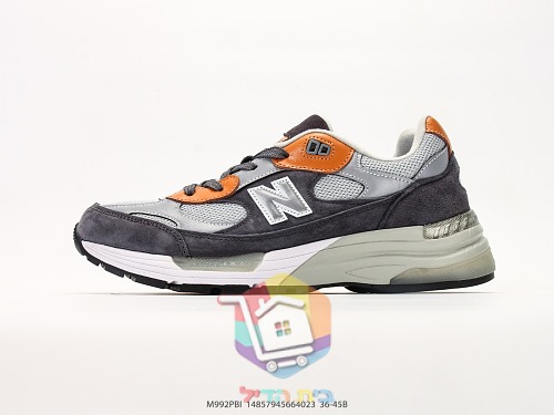 New Balance 992 in grauem Wildleder 29