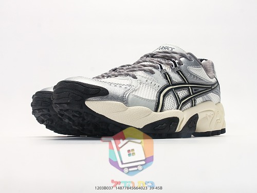 Retro-Laufschuhe ASICS in Silber und Weiß 5