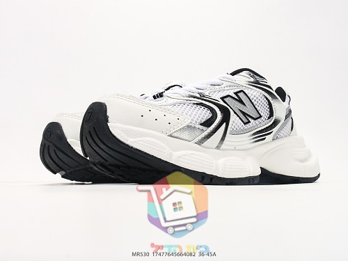 New Balance 530 Laufschuhe mit metallischem N 5