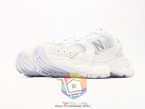 New Balance 530 Laufschuhe mit metallischem N 10