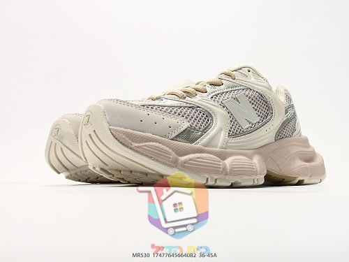 New Balance 530 Laufschuhe mit metallischem N 23