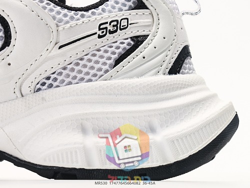 New Balance 530 Laufschuhe mit metallischem N 30
