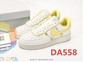 Die Farbe mit dem Code DA558